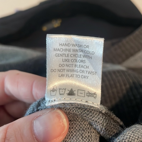 Men’s gray striped sweater - Picture 6 of 6